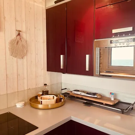 Manahere Front De Apartman